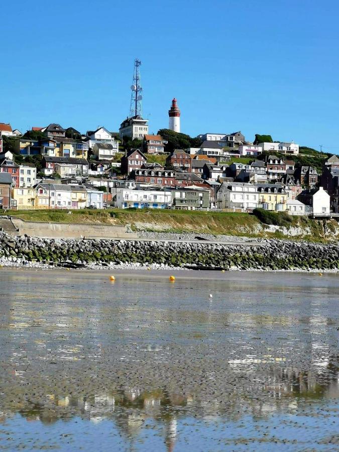 Charmant Appartement Vu Sur Mer Ault Exterior photo